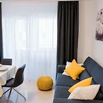 Little Beauty * 트로기르