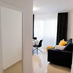 Little Beauty 아파트 트로기르