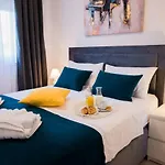 Little Beauty 아파트 *