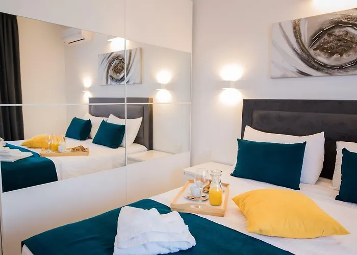 Little Beauty تروغير