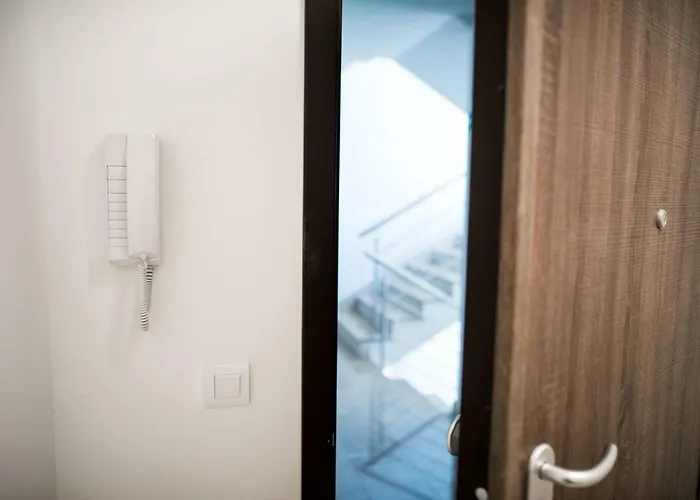 Little Beauty شقة تروغير