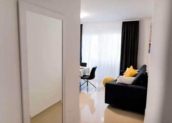 Little Beauty شقة تروغير